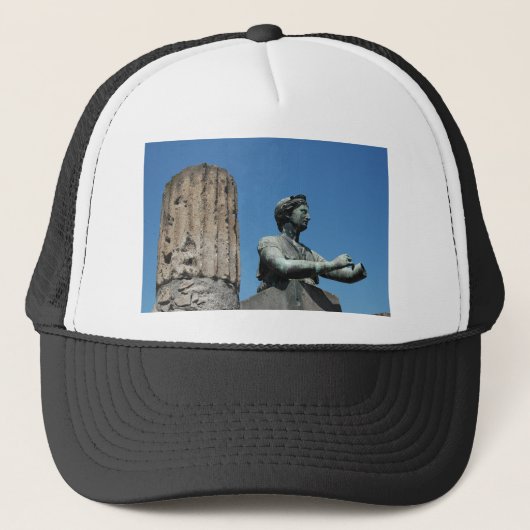 Standbeeld van de godin Diana in Pompeii Trucker Pet (Voorkant)