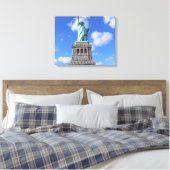 STANDBEELD VAN DE VRIJHEID OMWIKKELD CANVAS AFDRUK (Insitu (Slaapkamer))
