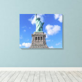 STANDBEELD VAN DE VRIJHEID OMWIKKELD CANVAS AFDRUK (Insitu (Houten vloer))