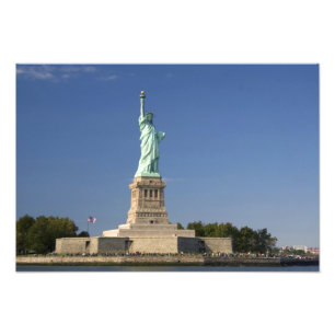 Standbeeld van de Vrijheid op Liberty Island in Ne Foto Afdruk