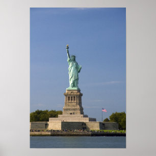 Standbeeld van de Vrijheid op Liberty Island in Ne Poster