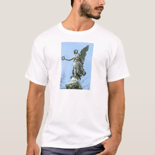 Standbeeld van engel in Charlottenburg Paleistuine T-shirt