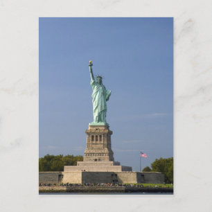 Standbeeld van Liberty op Liberty Island in New Briefkaart