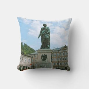 Standbeeld van Mozart in Salzburg Kussen