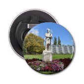 standbeeld van Sir William Wallace Button Flesopener (Voorkant)