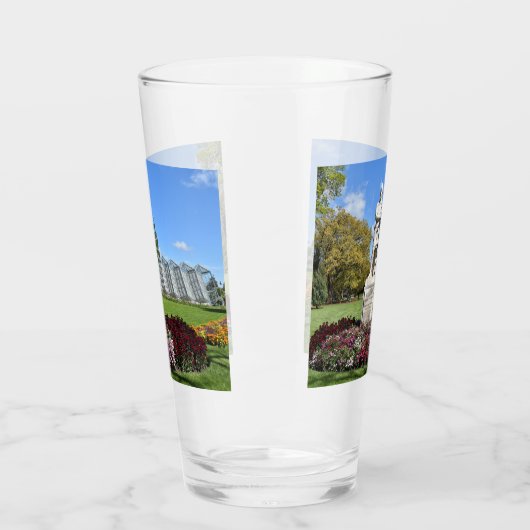 standbeeld van Sir William Wallace Glas (Links)