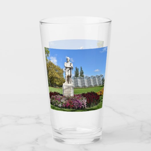 standbeeld van Sir William Wallace Glas (Voorkant)