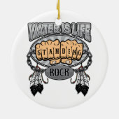 Standing Rock Water is Life Fists Keramisch Ornament (Achterkant)