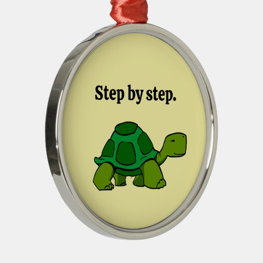 Stap voor stap Turtle Cartoon, Persistent Winnen Metalen Ornament (Rechts)