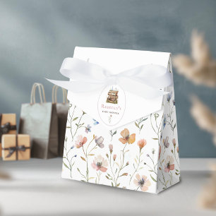 Stapel boeken baby shower waterverf, wilde bloem bedankdoosjes