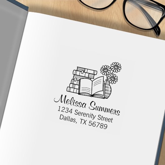 Stapel Boeken, Geopend Boek, Bloemen Adres Rubberstempel