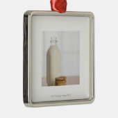 Stapel chocoladekoekjes melk in een glas metalen ornament (Rechts)