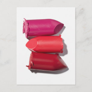 Stapel gebroken lipstick briefkaart