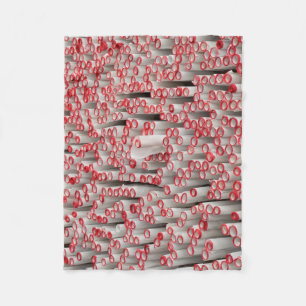 stapel gewalst papier fleece deken