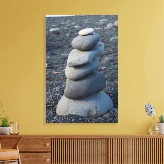 Stapel grijze rokken op strand canvas afdruk (Insitu (Woonkamer))