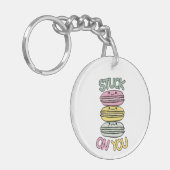 Stapel met cute kawaii macarons sleutelhanger (Voorkant Links)