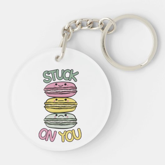 Stapel met cute kawaii macarons sleutelhanger (Achterkant)