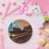 Stapel oude gebruikte boeken papieren bordje (Feest)