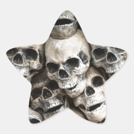 stapel schedels ster sticker