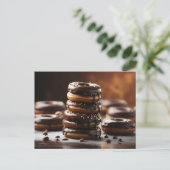 Stapel van chocolade verglaasde donuts briefkaart (Staand voorkant)