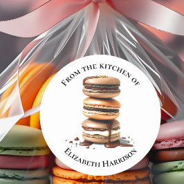 Stapel van drie macarons uit de keuken van ronde sticker