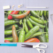 Stapel van groene pittige paprika's tissuepapier (Craft)