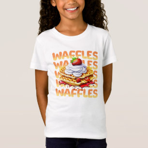 Stapel wafels bedekt met aardbeien t-shirt