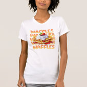 Stapel wafels bedekt met aardbeien t-shirt (Voorkant)