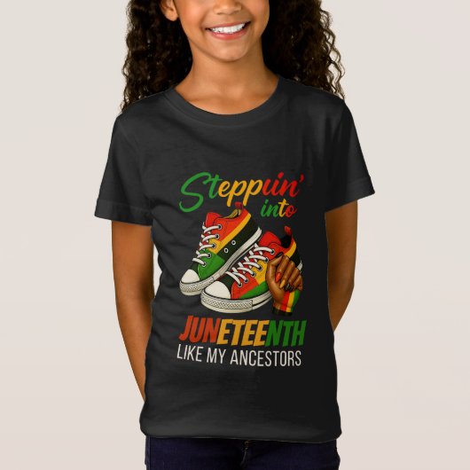Stappen in Juneteenth – Zwarte Vrouwentrots T-shirt (Voorkant)