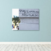 Star Crossed Lovers Shakespeare Graffiti NYC Canvas Afdruk (Insitu (Houten vloer))