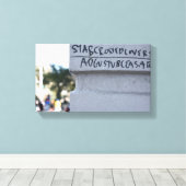Star Crossed Lovers Shakespeare Graffiti NYC Canvas Afdruk (Insitu (Houten vloer))