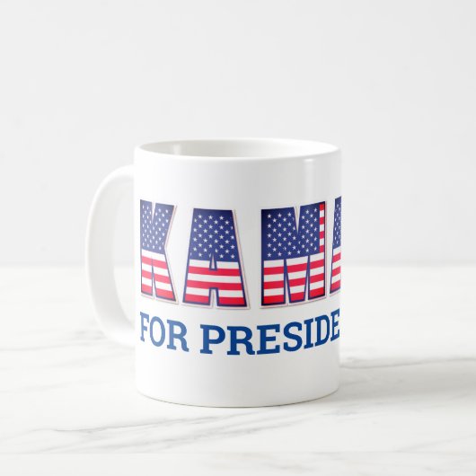 Star Spangled "Kamala voor President" Koffiemok (Voorkant links)