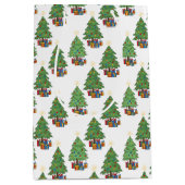 Star-topped Christmas Trees and Gifts Pattern Medium Cadeauzakje (Voorkant)
