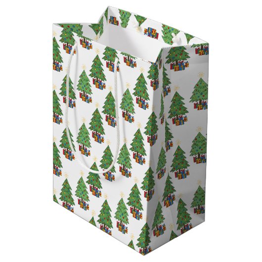 Star-topped Christmas Trees and Gifts Pattern Medium Cadeauzakje (Achterkant Gekanteld)