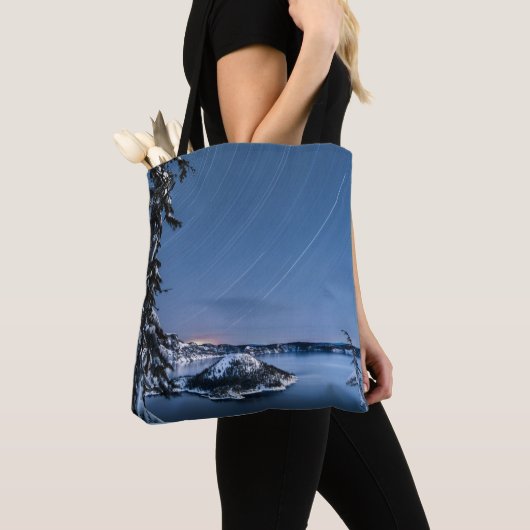 Star Trails | Nationaal park Crater Lake Tote Bag (Dichtbij)