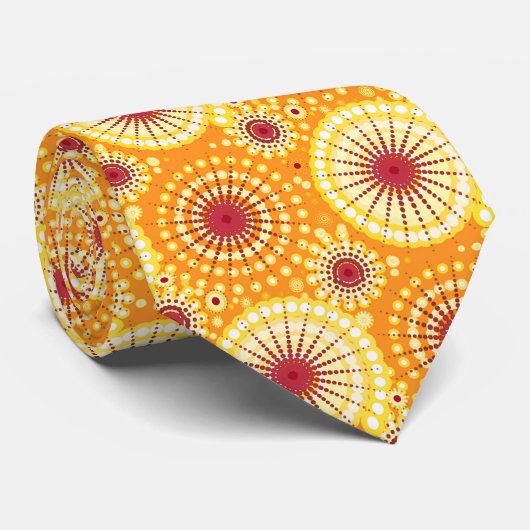 Starbursts en pinwielen, saffraan en rozijnen stropdas (Opgerold)