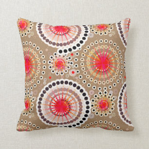 Starbursts en vuurraderen, taupe, wit rood, kussen