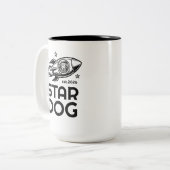 STARDOG Klassieke B/W Gestapelde Logo Mok (Voorkant links)