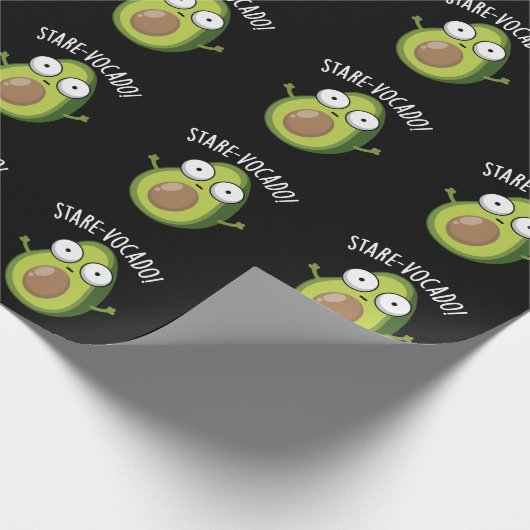 Stare-vocado Funny Avocado Pun Dark BG Cadeaupapier (Hoek)