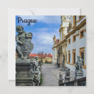 Staren met stenen engelen in de Loreto Prague-kerk