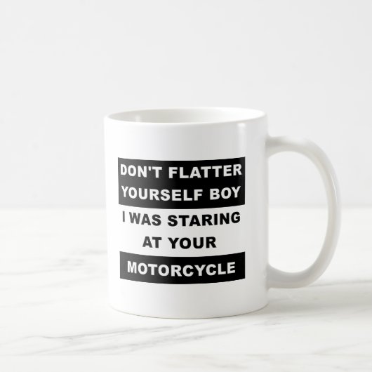 Starend naar je motorfiets Grappige mok (Rechts)