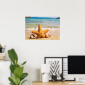 Starfish en Seashells op de strand Poster (Thuiskantoor)