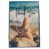 Starfish op een foto van Sandy Beach Medium Cadeauzakje (Voorkant)