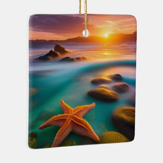 Starfish op strand op Dawn Keramisch Ornament (Rechts)