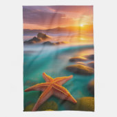 Starfish op strand op Dawn Theedoek (Verticaal)