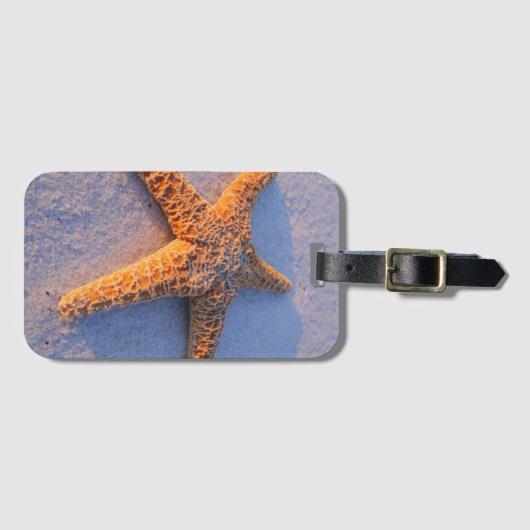 Starfish op witte zand bagagelabel (Voorkant (horizontaal))