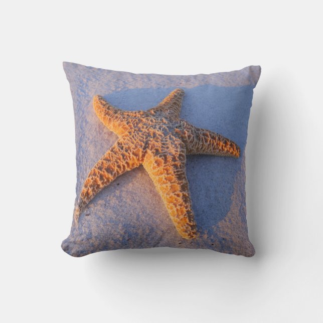 Starfish op witte zand kussen (Voorkant)