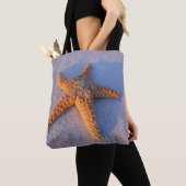 Starfish op witte zand tote bag (Dichtbij)