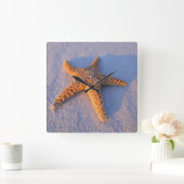 Starfish op witte zand vierkante klok (Huis)