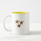 Starfish op zandig strand Summer art. Tweekleurige Koffiemok (Links)